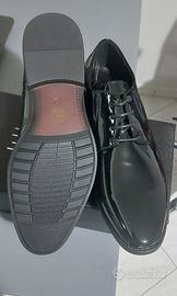 Scarpe uomo eleganti nero effetto lucido