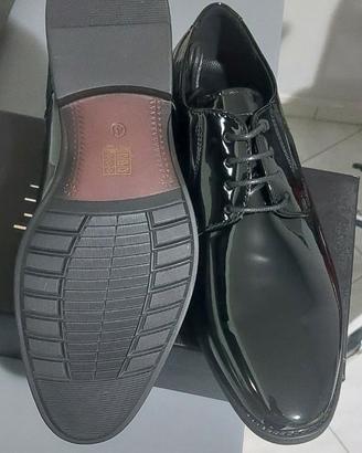 Scarpe uomo eleganti nero effetto lucido