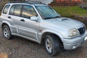 Suzuki Grand Vitara 2004  2.0 km 277000+carrello