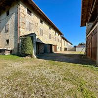 Popereacco, rustico con giardino privato