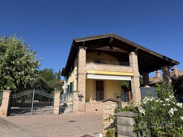 VILLA SINGOLA A MARANELLO