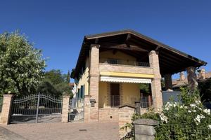 VILLA SINGOLA A MARANELLO