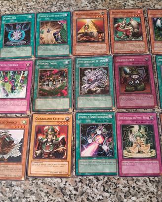 figurine Pokemon e ( Yu Gi Uh prima serie 18 )