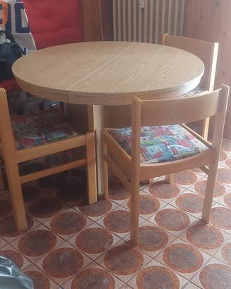 tavolo tondo con  4 sedie