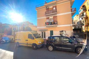 Torrevecchia - negozio locato ad uso investimento