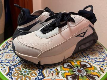Scarpe legea