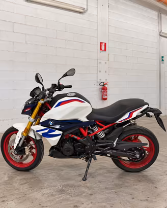 BMW G310R 2023, Akrapovič Carbon + originale