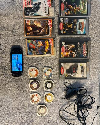 PSP 2004 + 16giochi memory stick 2Gb mod
