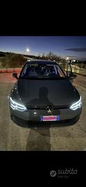 Volkswagen Golf 8  eTSI- 110 CV
