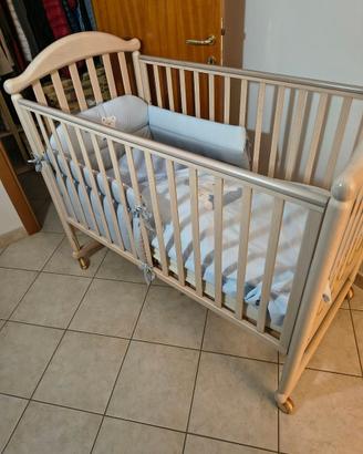 lettino della pali in legno in perfette condizioni