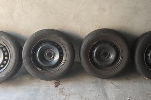 gomme termiche nokian 215/65/r16 con cerchi