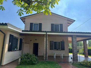 Villa di 370 m² con più di 5 locali a Sant'Agata B