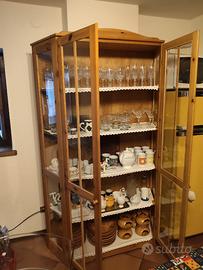 Credenza/vetrina in legno con ante in vetro