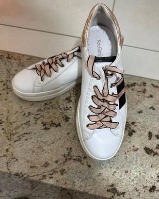 Sneakers NeroGiardini donna bianche e oro rosa 