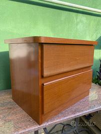 #Comodino in legno 62*42x48