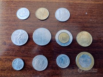 blocco di monete in Lire Italiane del 900 