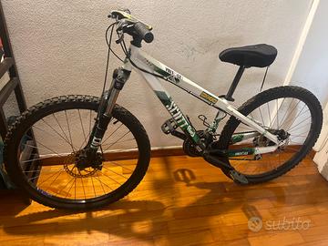 Bicicletta scottt voltage YZ35 taglia xs