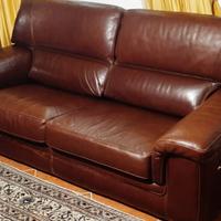 Divano in cuoio tre posti 