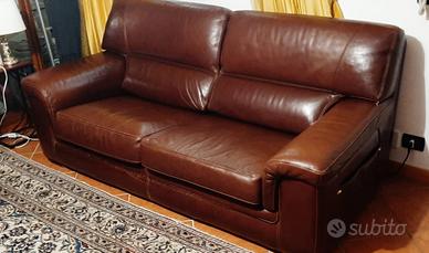Divano in cuoio tre posti 