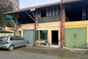 MAGAZZINO A CARATE BRIANZA