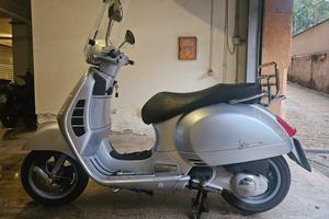 Vespa GTS  250