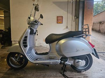 Vespa GTS  250