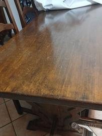 Tavoli in legno massello