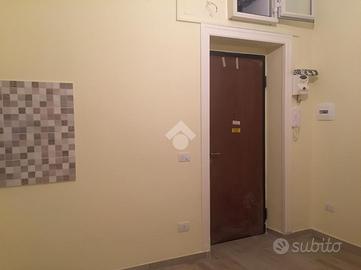 MONOLOCALE A PORTICI