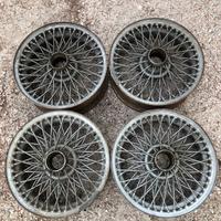 Cerchi a raggi epoca per auto inglesi