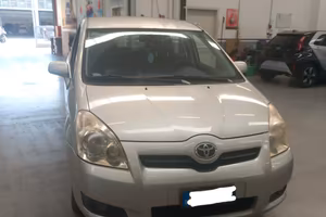 TOYOTA COROLLA VERSO