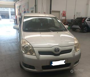 TOYOTA COROLLA VERSO