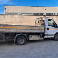 Per ricambi n.2 Iveco Daily cassone ribaltabile