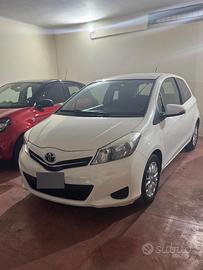 TOYOTA YARIS 1.0 Benz. Retrocamera LEGGI DESCRIZ