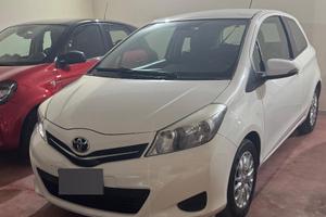 TOYOTA YARIS 1.0 Benz. Retrocamera LEGGI DESCRIZ
