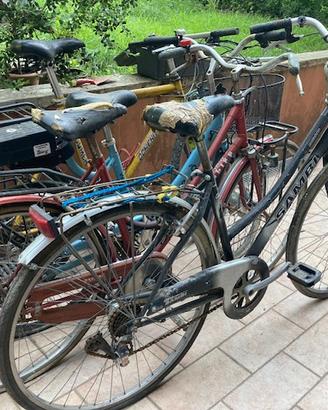4 biciclette in blocco
