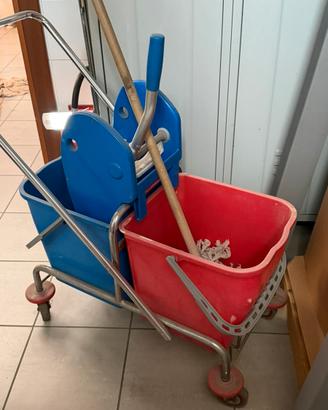 Secchio per pulizia