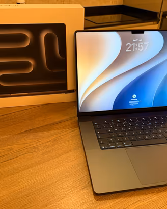 MacBook Pro 16” M5 Pro (24 gb ram/1 TB SSD)