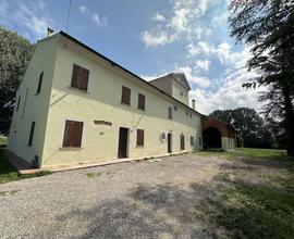 ABITAZIONE INDIPENDENTE IN VILLA PADRONALE STORICA