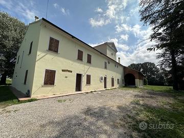 ABITAZIONE INDIPENDENTE IN VILLA PADRONALE STORICA