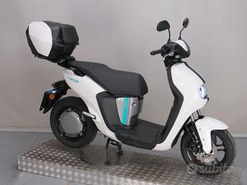 Yamaha Neo's EV DUAL BATTERY