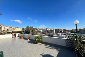3 LOCALI A NAPOLI