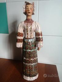 Statuetta Donna in terracotta smaltata anni 70’