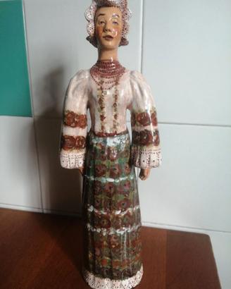 Statuetta Donna in terracotta smaltata anni 70’