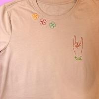 Maglia ricamata a mano