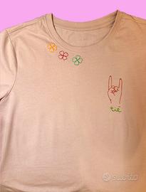 Maglia ricamata a mano