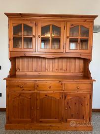 Set rustico in legno per taverna
