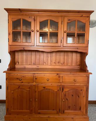 Set rustico in legno per taverna