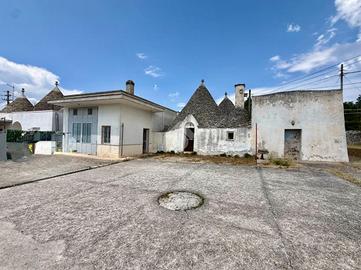 CASA DI CORTE A LOCOROTONDO