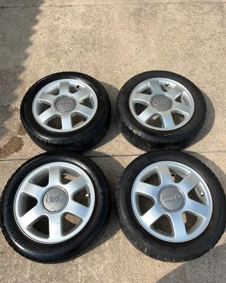 4 gomme invernali 195/55 R15 con cerchi Audi