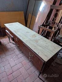 Cassettone con piano in marmo